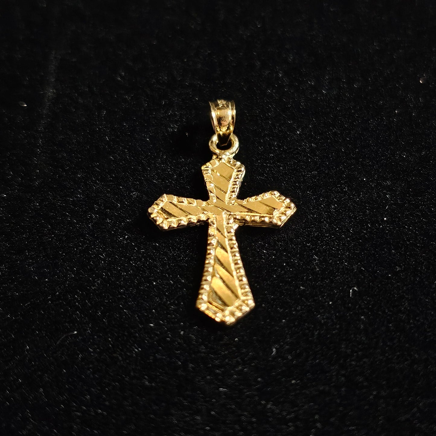 10k Solid Diamond Cut Cross