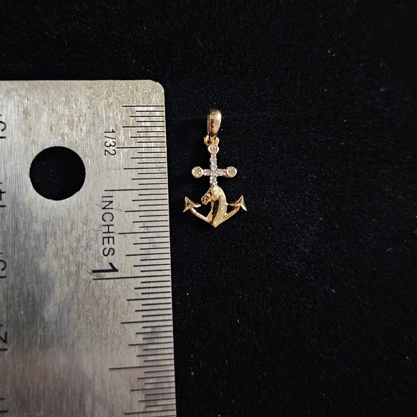 10k W/ Diamond Anchor Horse