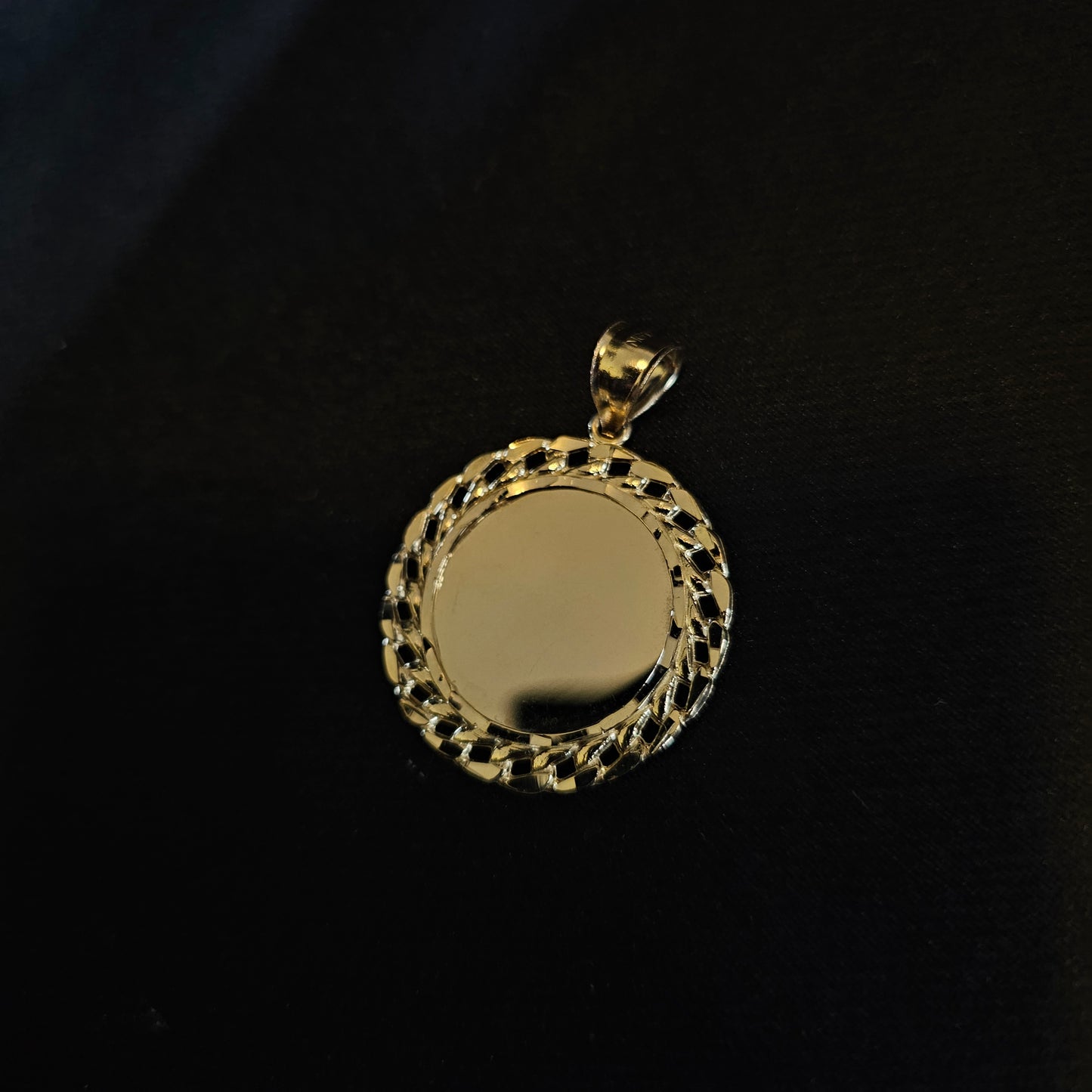 10k 1.5" Photo / Memorial Pendant