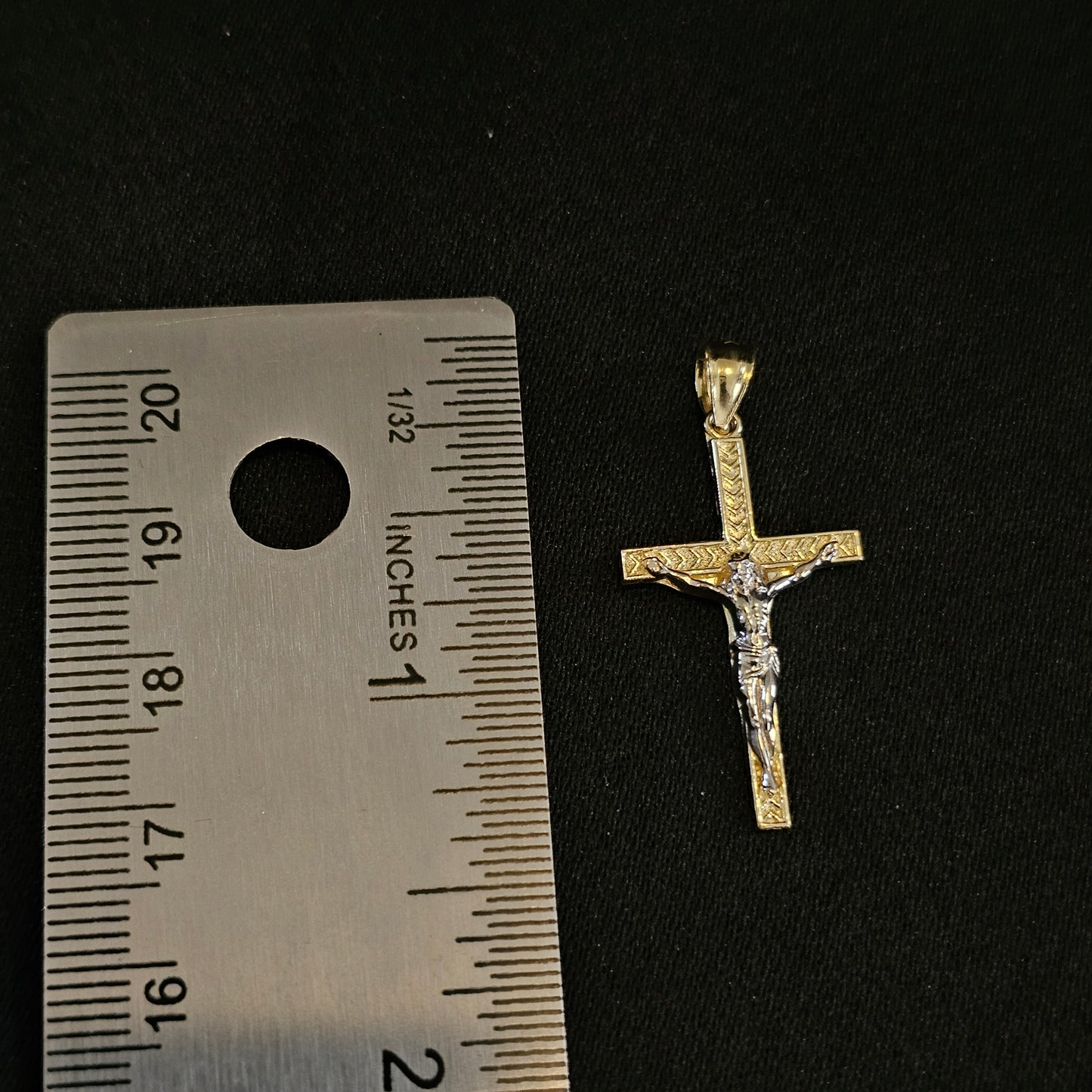 10k Crucifix