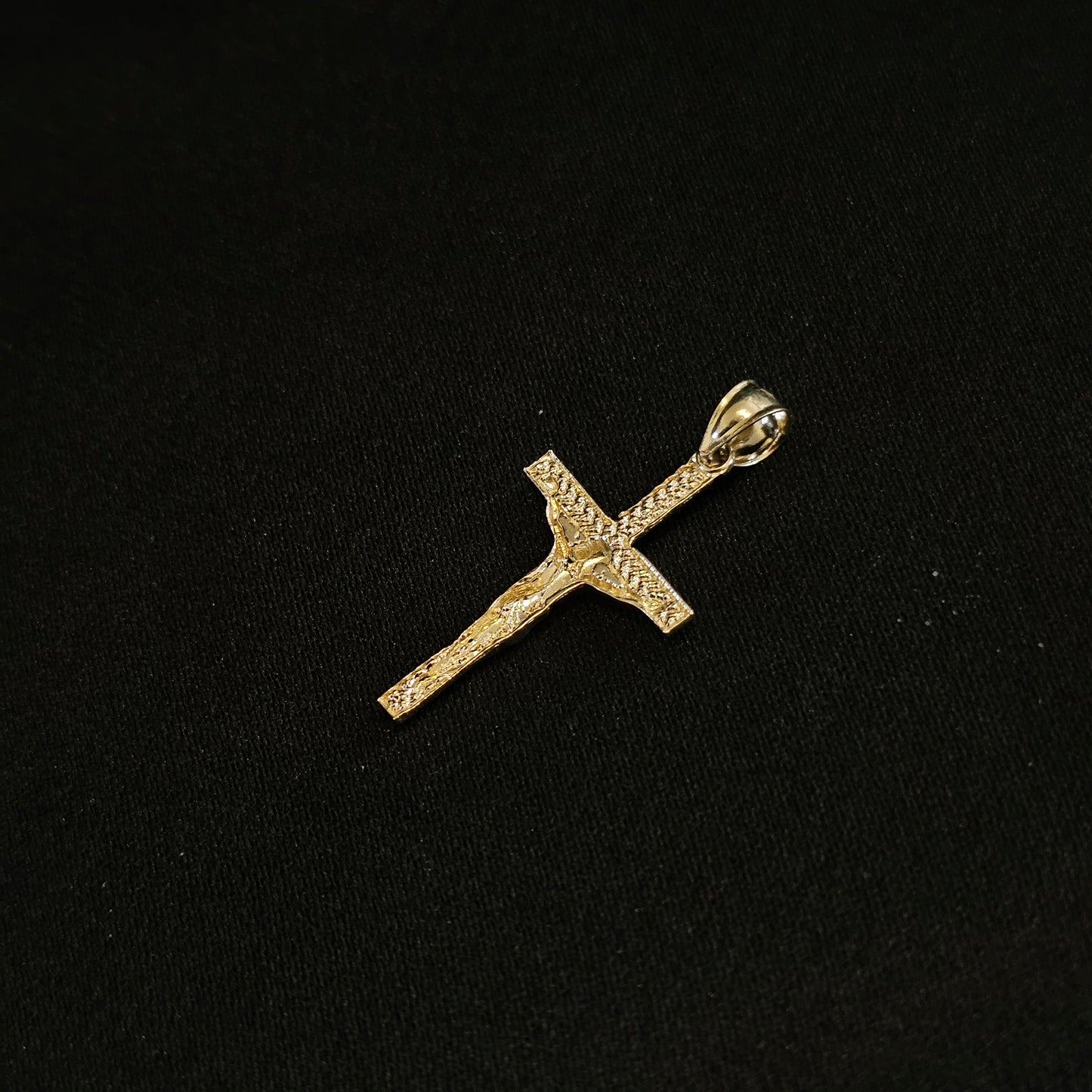 10k Crucifix