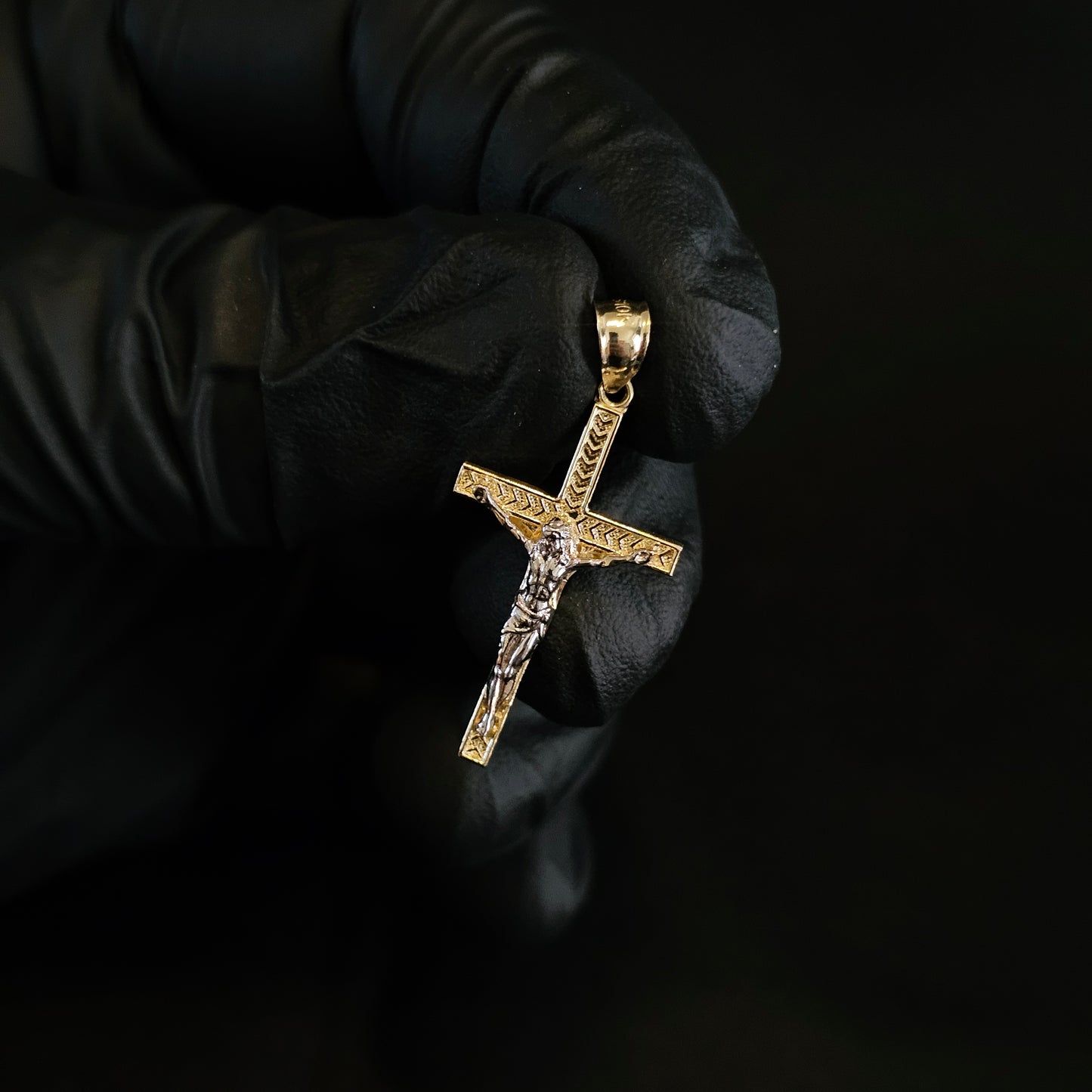10k Crucifix