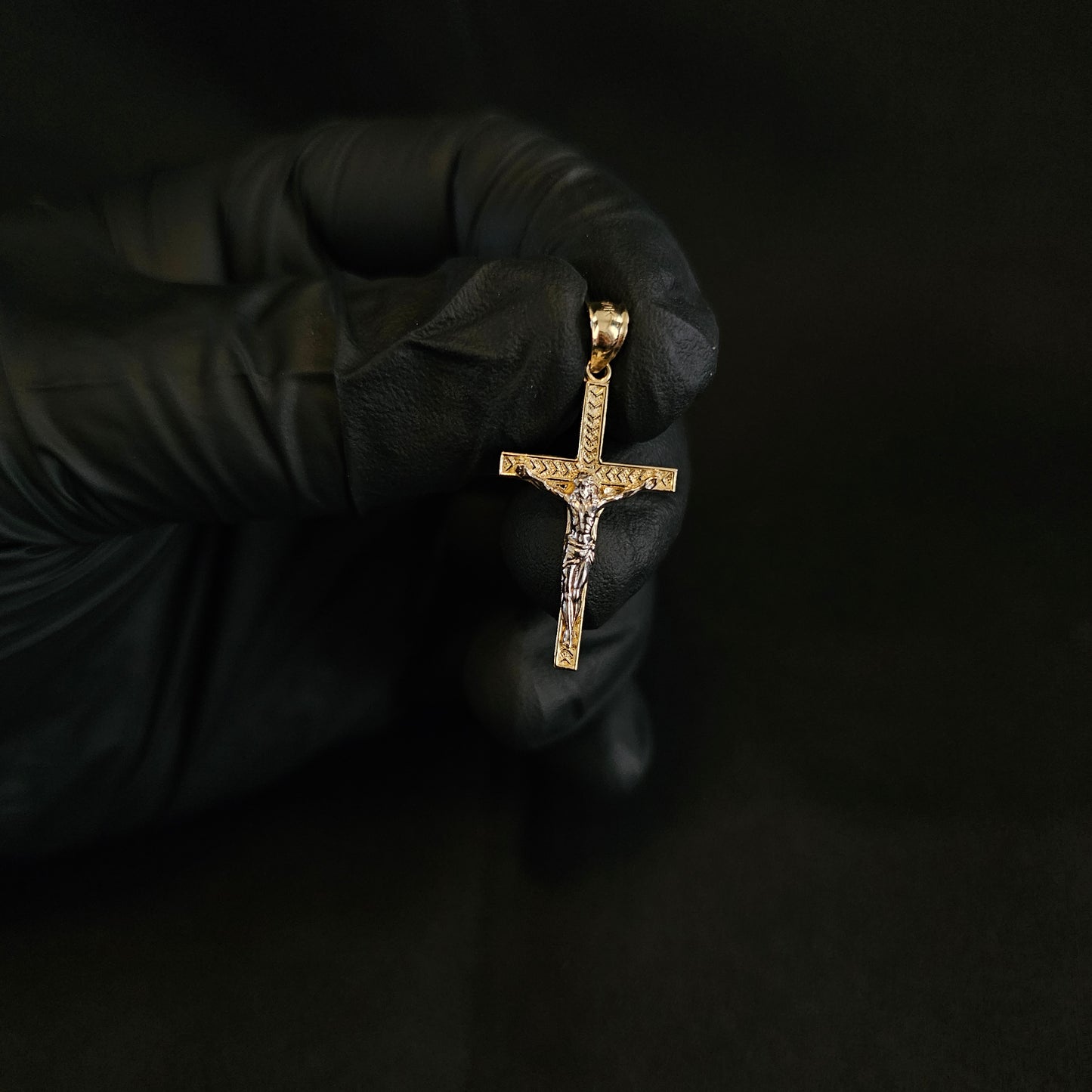 10k Crucifix