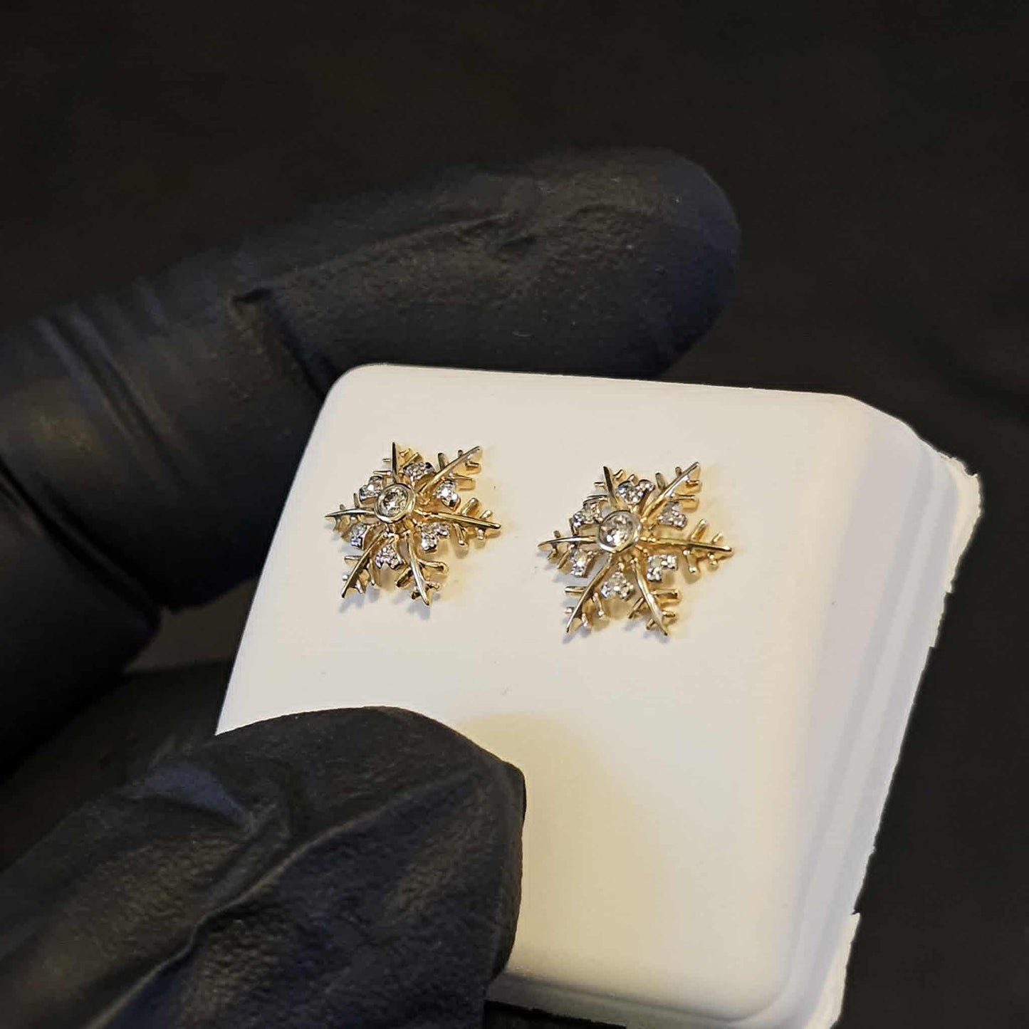SnowFlake in Diamonds & Gold