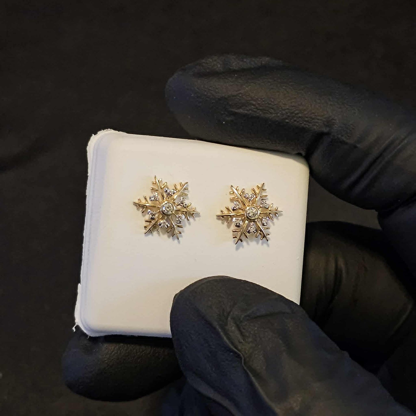 SnowFlake in Diamonds & Gold