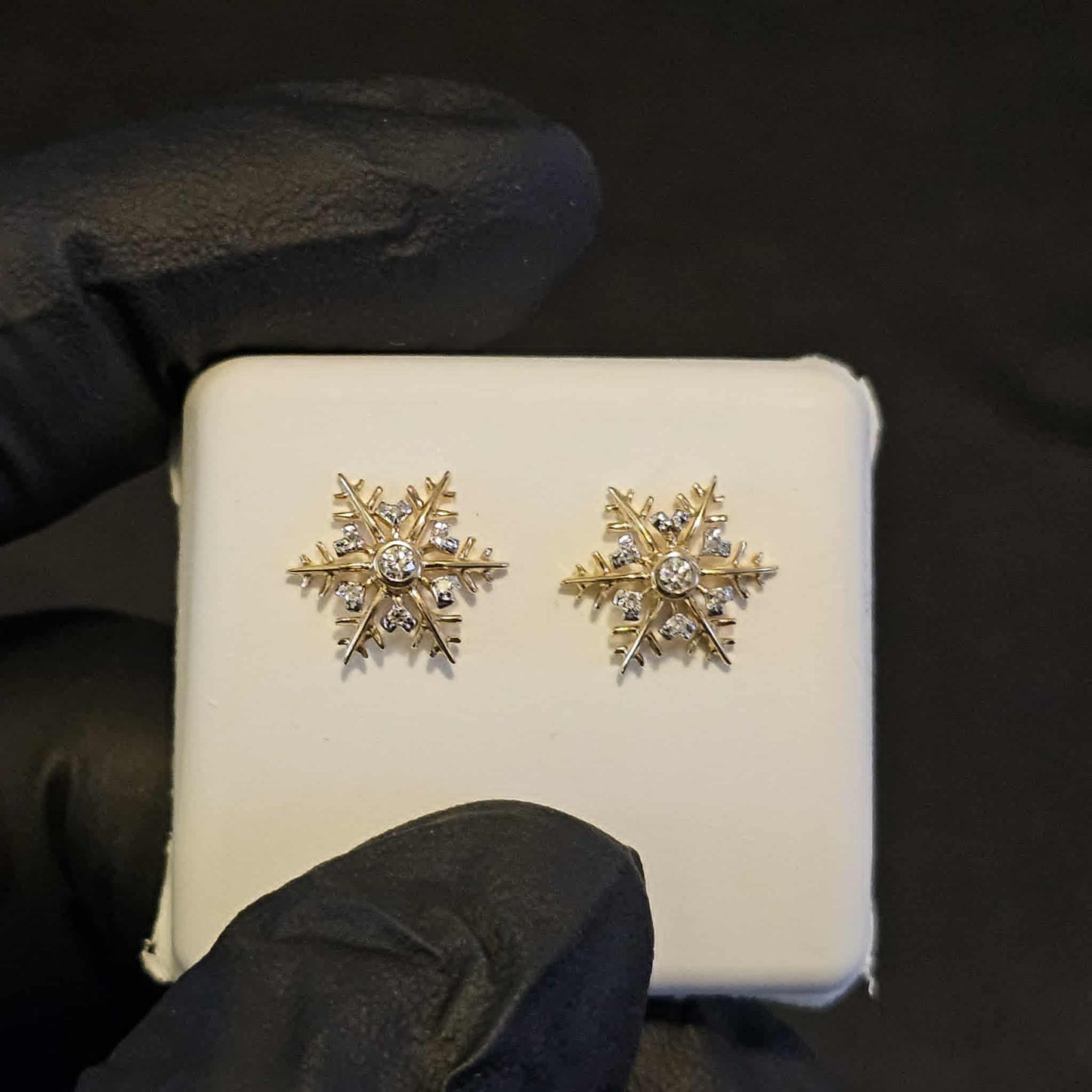 SnowFlake in Diamonds & Gold